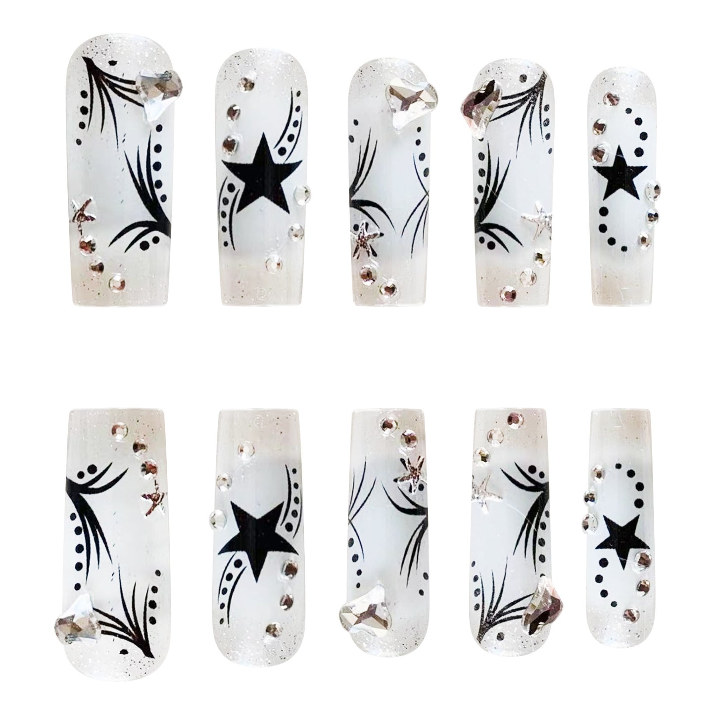 Ongles en strass tendance pour femmes
