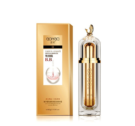 Un produit cosmétique de soin de la peau à base d'alcool, de rétinol et de caviar