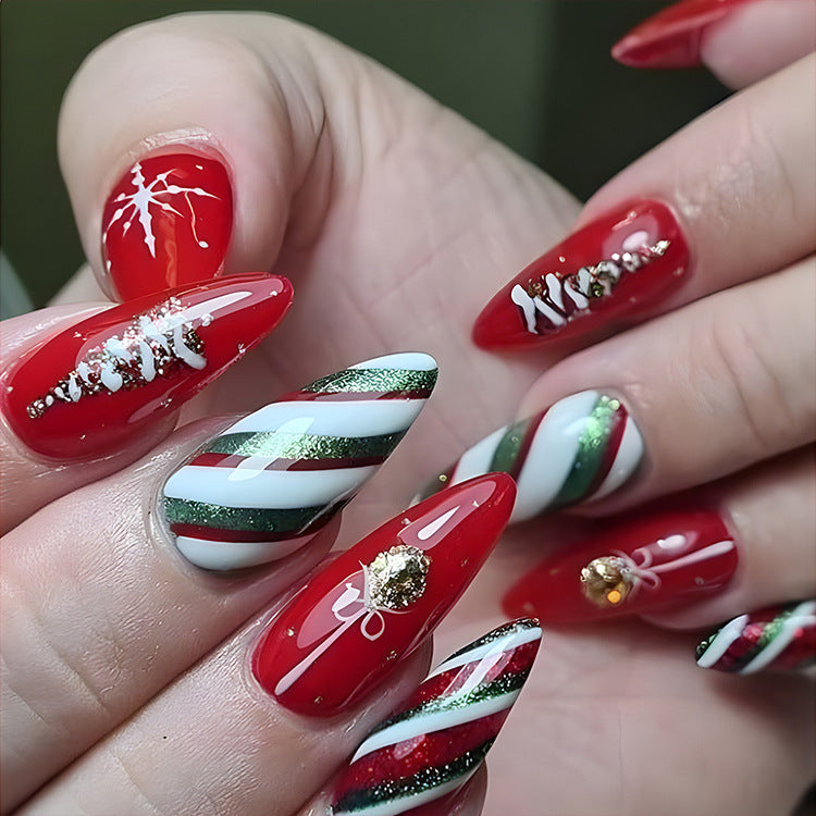 Lot de 24 faux ongles de Noël avec chapeau rayé et flocon de neige, autocollants pour nail art, pour fêtes, danses ou tenues de vacances